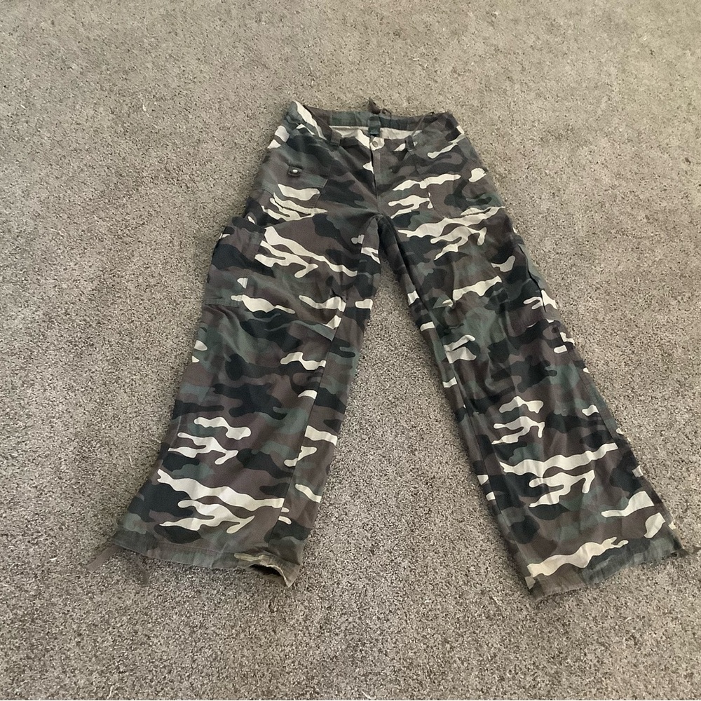 Womens Trendy Camo Cargo Pants